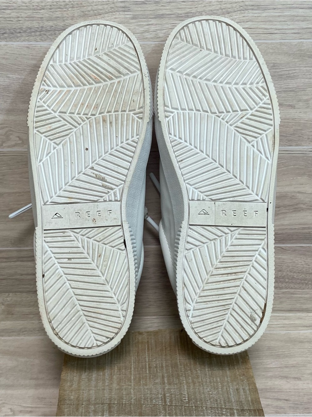 REEF / Lay Down Dawn White Leather Sneaker Size 8 - Picture 9 of 14